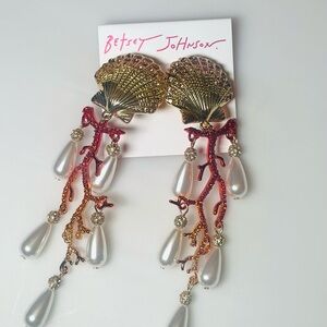 Betsey Johnson Earrings Dangle Crystal Shell Seashell Faux Pearl Gold Tone NEW